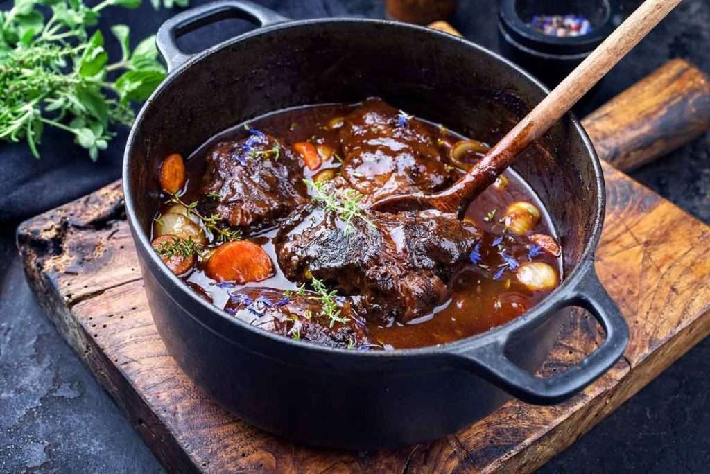 Guiso con caldo