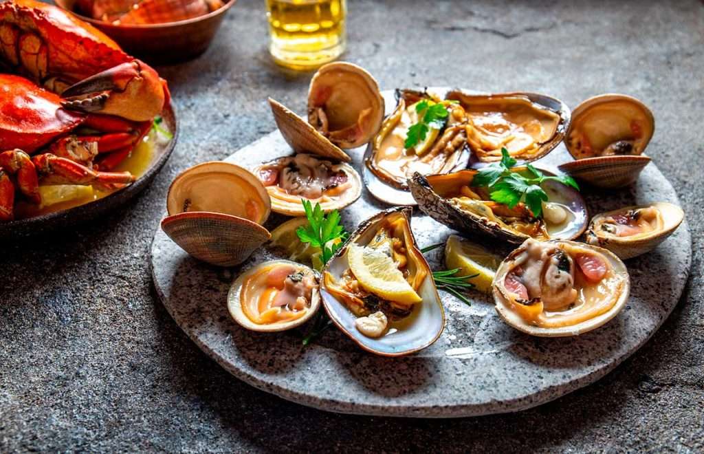 Más allá del pescado azul, está el marisco