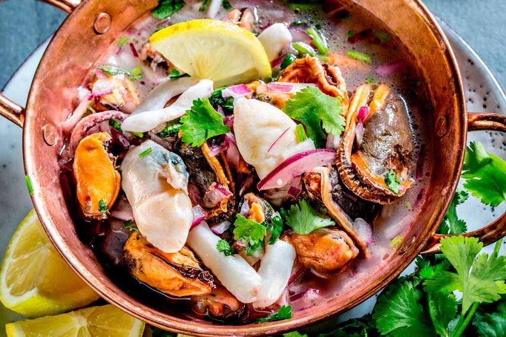 Ceviche de pescado, un plato marinado