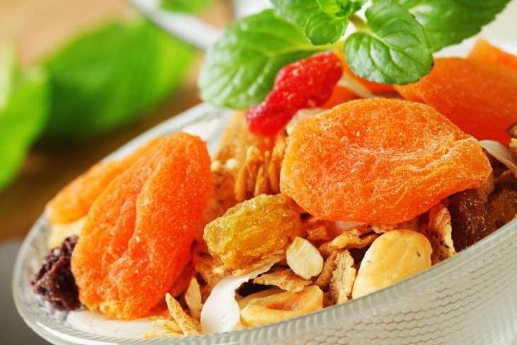 Vous avez besoin de croquer pour vous rassasier ?  Prenez un muesli sain pour le petit-déjeuner !