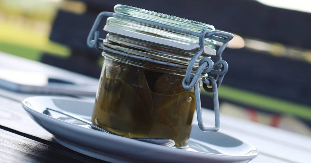 Apprenez à faire du cidre de feu, la boisson épicée contre le rhume