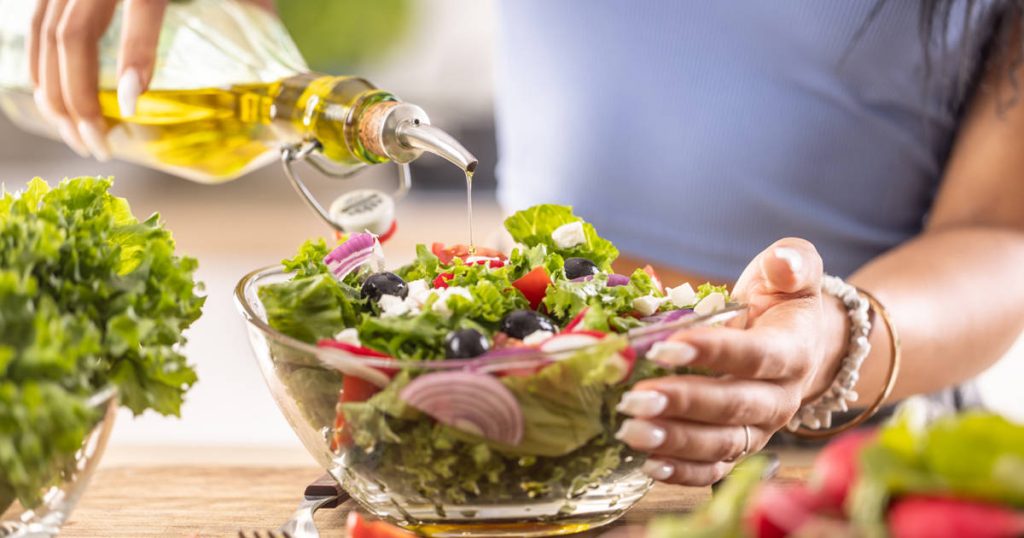 Comment conserver l'huile d'olive et l'acheter pas cher : les meilleures astuces pour lutter contre son prix élevé