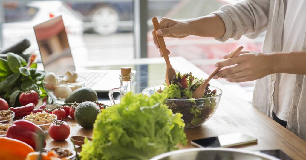 Ensaladas de verano de plato único muy originales (con proteína vegetal)