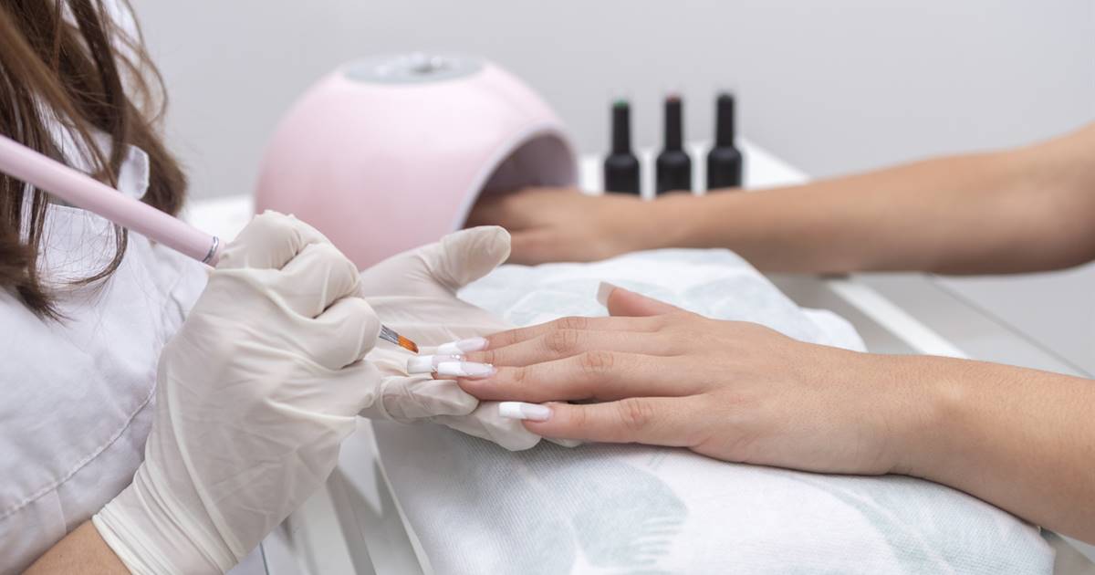 Pourquoi les ongles en gel et en gomme laque devraient être évités (nouvelle recherche)