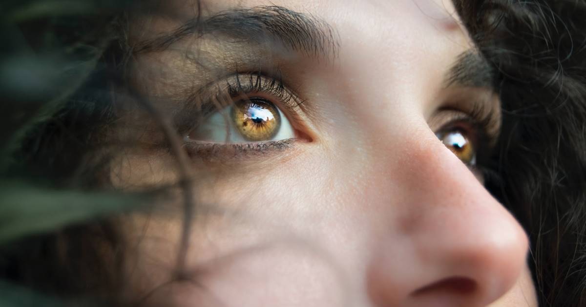 Remèdes maison contre les yeux fatigués, les cernes et les poches