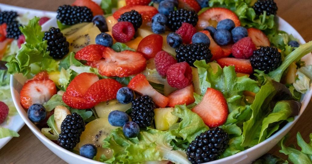 Comment préparer et habiller une irrésistible salade de fruits