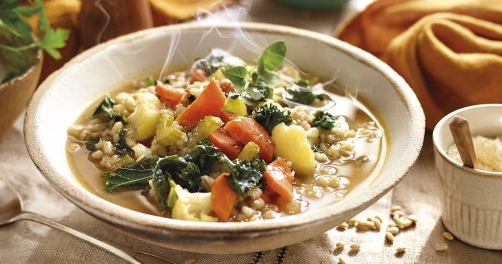 Soupes de légumes : des recettes complètes et nutritives pour l'hiver