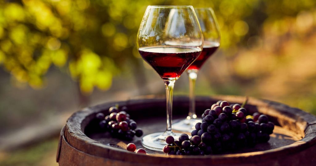 Une nouvelle étude explique pourquoi le vin rouge provoque des maux de tête et ce n'est pas seulement à cause de l'alcool