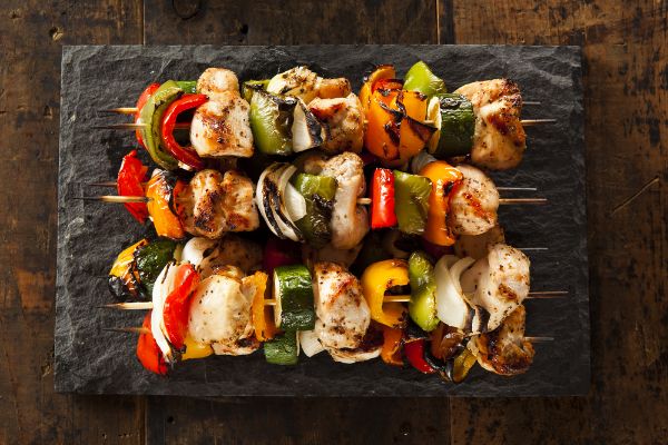 Brochette de poulet et poivrons