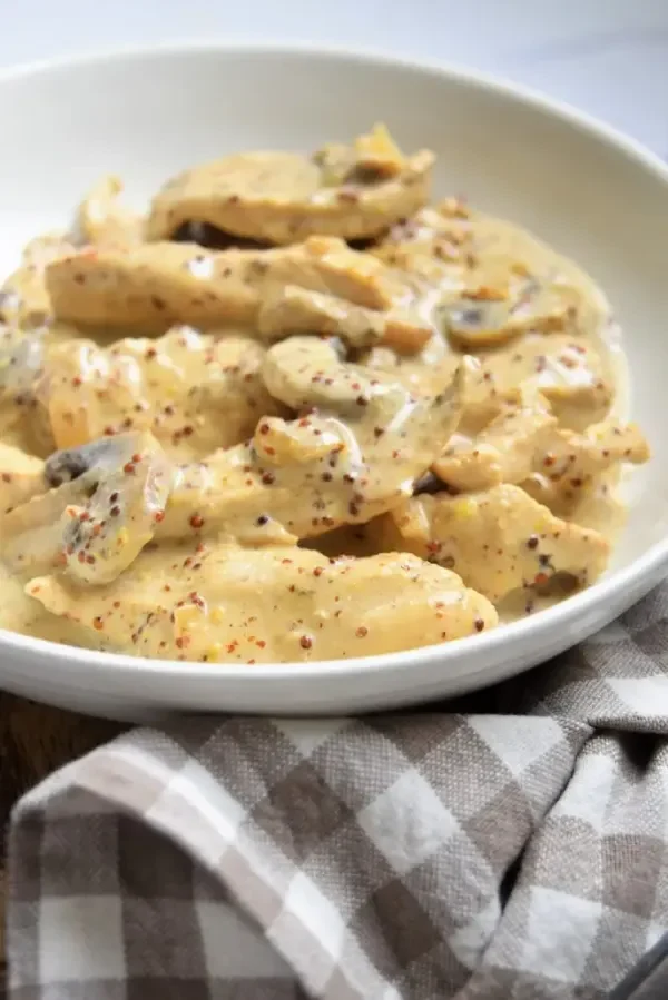 Emincé de poulet à la moutarde